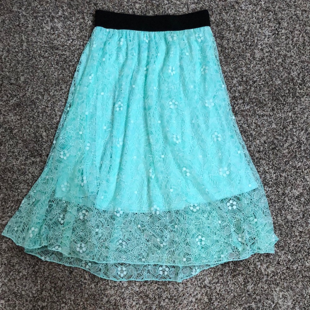 Mint LuLaRoe lace skirt XS